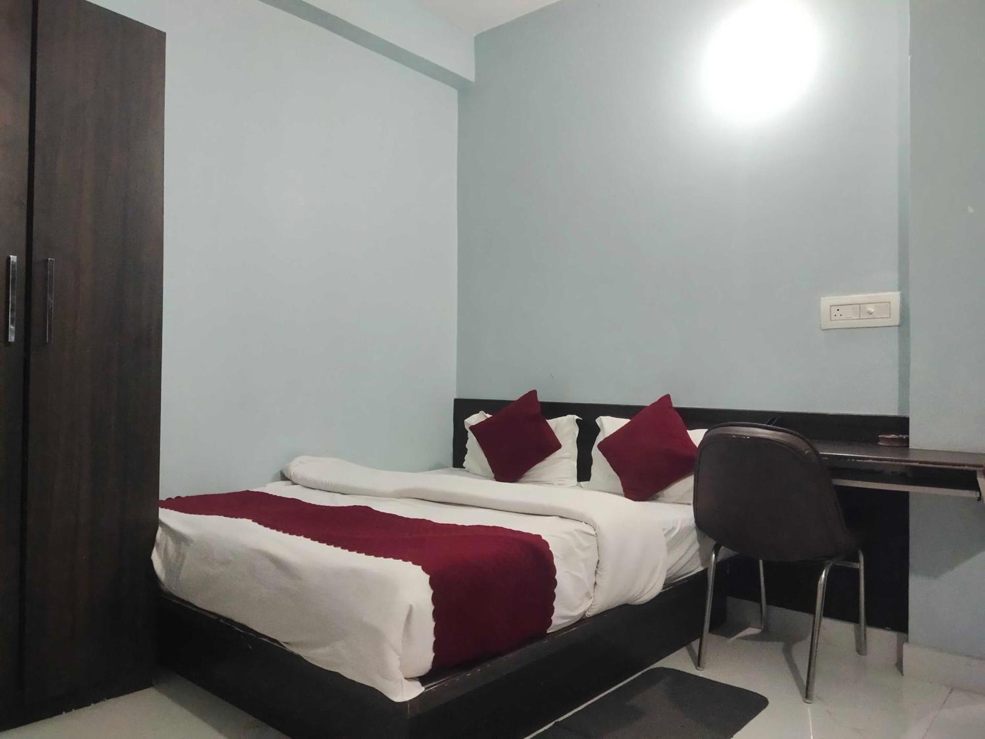 Hotel O Home Aditya Inn Suits Homestay Ayodhya Eksteriør billede