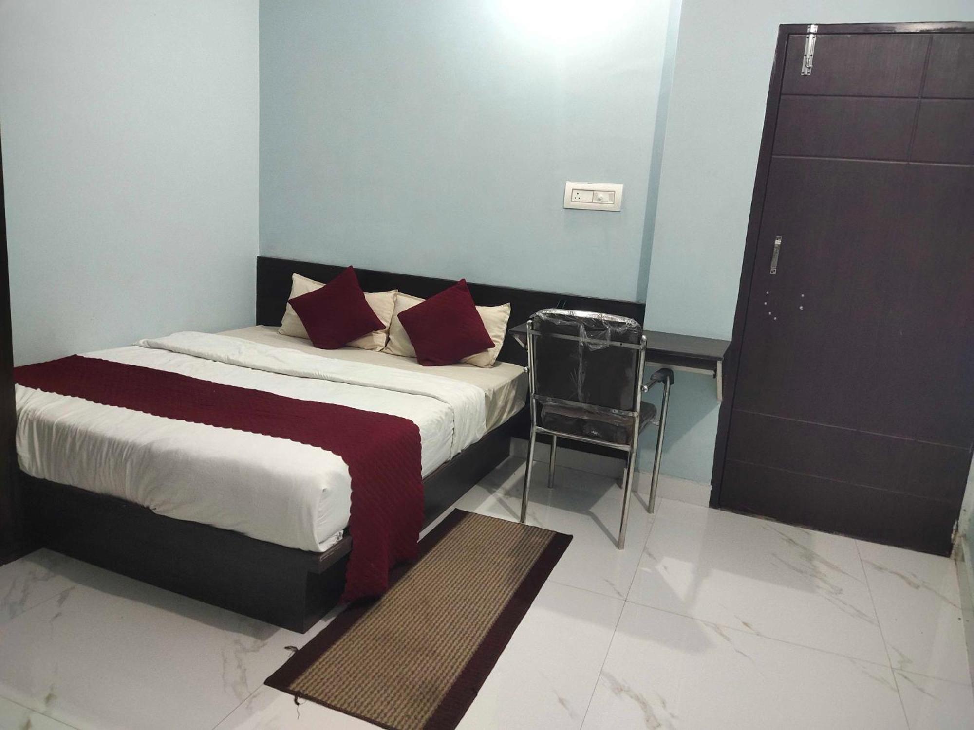 Hotel O Home Aditya Inn Suits Homestay Ayodhya Eksteriør billede